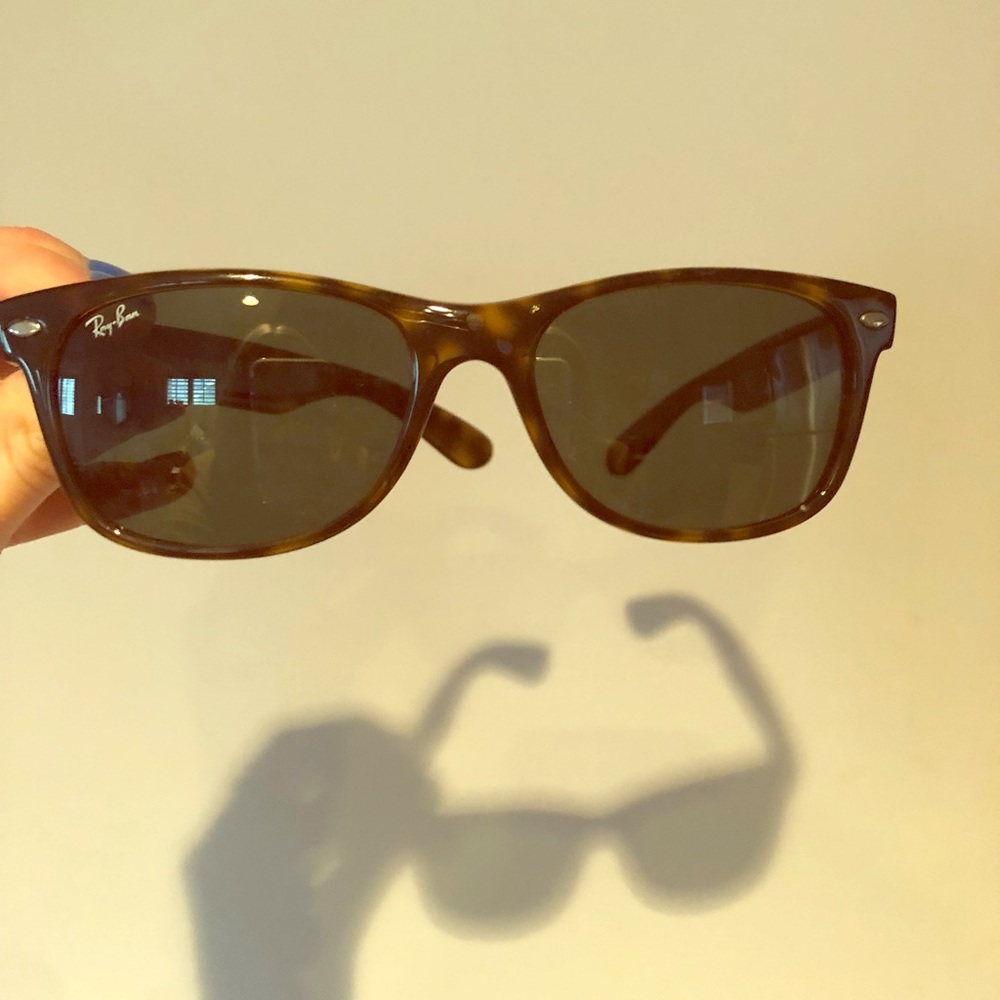 Ray-Ban Wayfarer • great condition • worn once